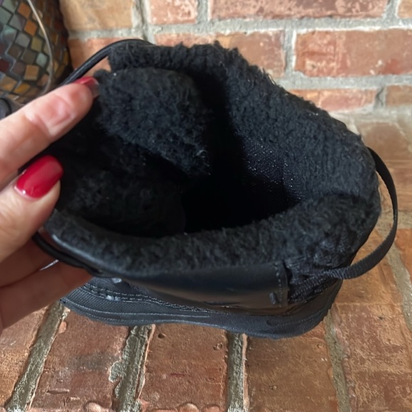 Columbia Bugaboot Black Insulated Waterproof Snow Boots - Picture 7 of 8